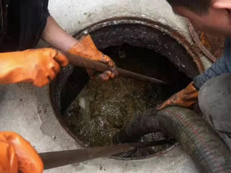 峡江清理化粪池时如何避免沼气的危害？